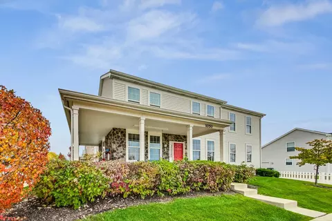1050 Celebration Dr, Aurora, IL 60504