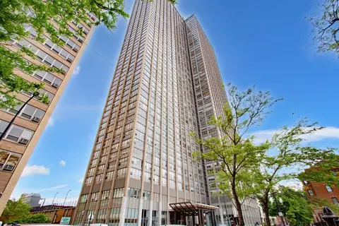 655 W Irving Park Rd #4407, Chicago, IL 60613