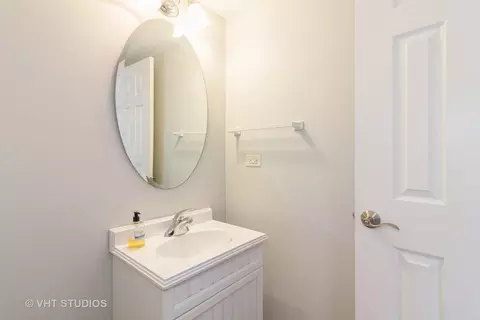 Bath - 24429 John Adams Dr, Plainfield, IL 60544 photo 2 of 4