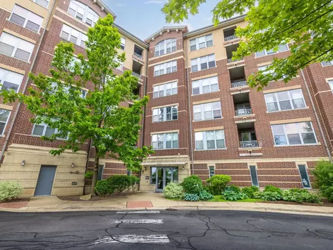9350 Skokie Blvd #611, Skokie, IL 60077