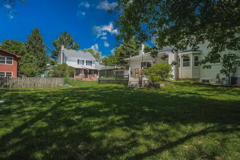 Exterior - 820 Carriage Dr, Algonquin, IL 60102 photo 3 of 4