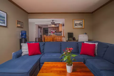 Living - 820 Carriage Dr, Algonquin, IL 60102 photo 2 of 3