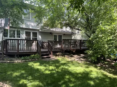 361 S Hickory Ave, Bartlett, IL 60103 photo 3