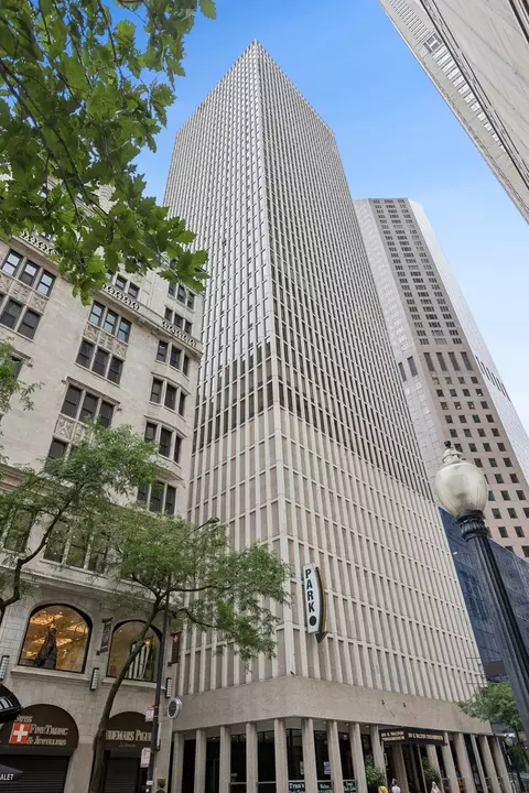 100 E Walton St #33H, Chicago, IL 60611