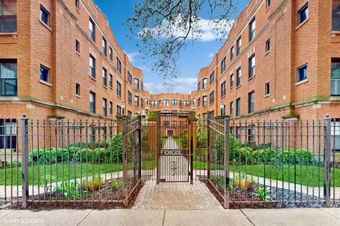 1114 W Pratt Blvd #3N, Chicago, IL 60626