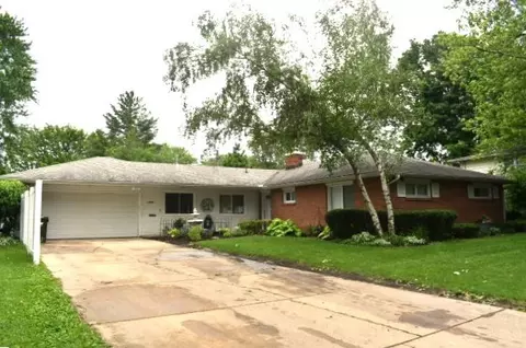 1908 Avenue F, Sterling, IL 61081