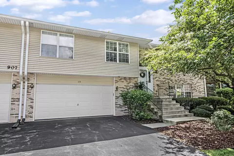 907 Elderberry Cir #115, Naperville, IL 60563