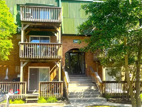 2001 Tall Oaks Dr #2A, Aurora, IL 60505