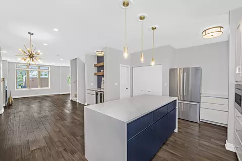Kitchen - 406 E 46th St #B4, Chicago, IL 60653 photo 3 of 5