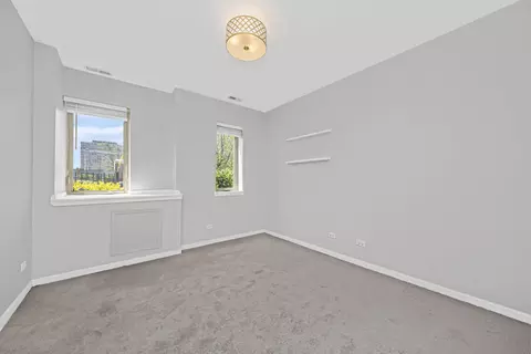 Bedroom - 406 E 46th St #B4, Chicago, IL 60653 photo 1 of 12