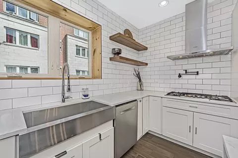 Kitchen - 406 E 46th St #B4, Chicago, IL 60653 photo 4 of 5
