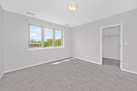 Bedroom - 406 E 46th St #B4, Chicago, IL 60653 photo 2 of 12
