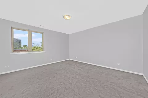 Bedroom - 406 E 46th St #B4, Chicago, IL 60653 photo 8 of 12