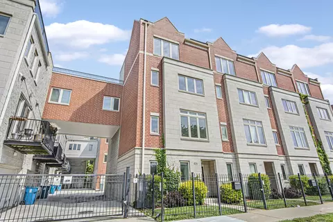 406 E 46th St #B4, Chicago, IL 60653