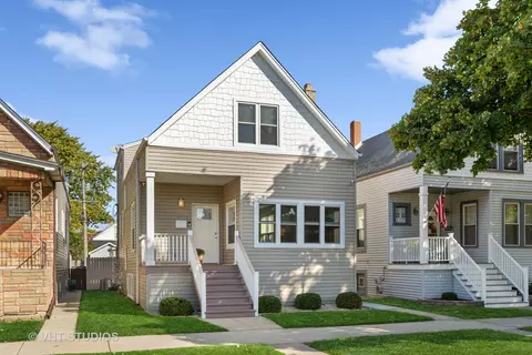 5028 W Waveland Ave, Chicago, IL 60641