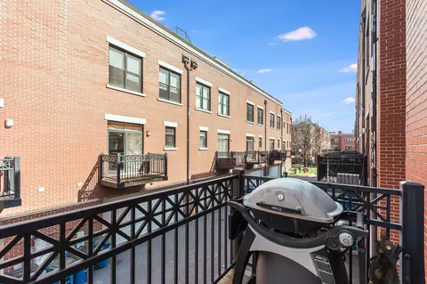 844 W 15th Pl, Chicago, IL 60608 photo 17