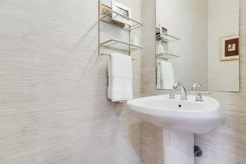 844 W 15th Pl, Chicago, IL 60608 photo 20