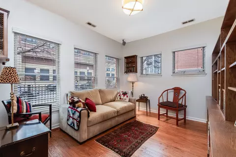 844 W 15th Pl, Chicago, IL 60608 photo 2