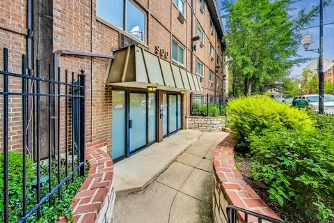 900 W Fullerton Ave #5G, Chicago, IL 60614