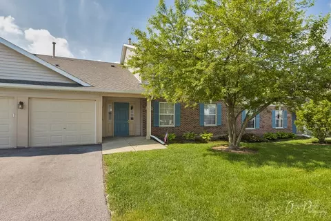 1286 N Red Oak Cir #1, Round Lake Beach, IL 60073