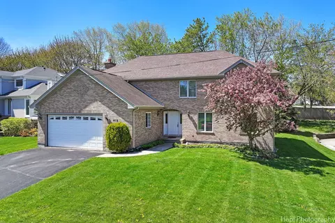419 Lake Shore Blvd, Wauconda, IL 60084