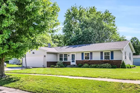 2202 Clover Ln, Champaign, IL 61821