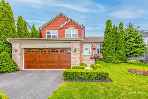 655 Hillcrest Dr, Bolingbrook, IL 60440