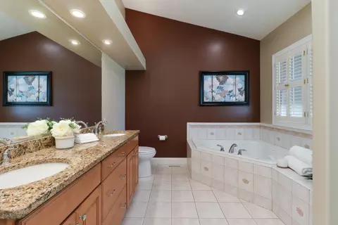 Bath - 16030 Emerald Ct, Bloomington, IL 61705 photo 1 of 4