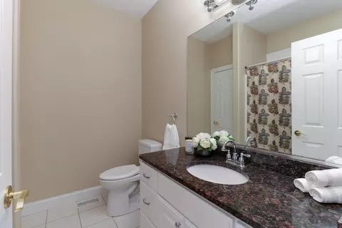 Bath - 16030 Emerald Ct, Bloomington, IL 61705 photo 3 of 4