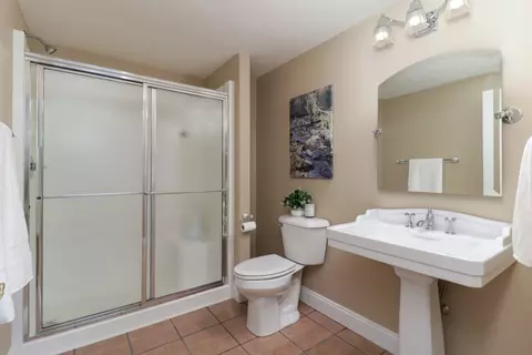 Bath - 16030 Emerald Ct, Bloomington, IL 61705 photo 4 of 4