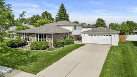 16531 Cranberry Ct, Tinley Park, IL 60487