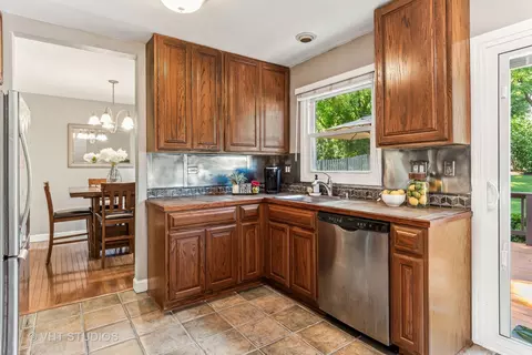 337 Cedarbrook Rd, Naperville, IL 60565 photo 8