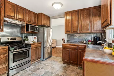 337 Cedarbrook Rd, Naperville, IL 60565 photo 7