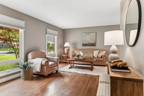 337 Cedarbrook Rd, Naperville, IL 60565 photo 4