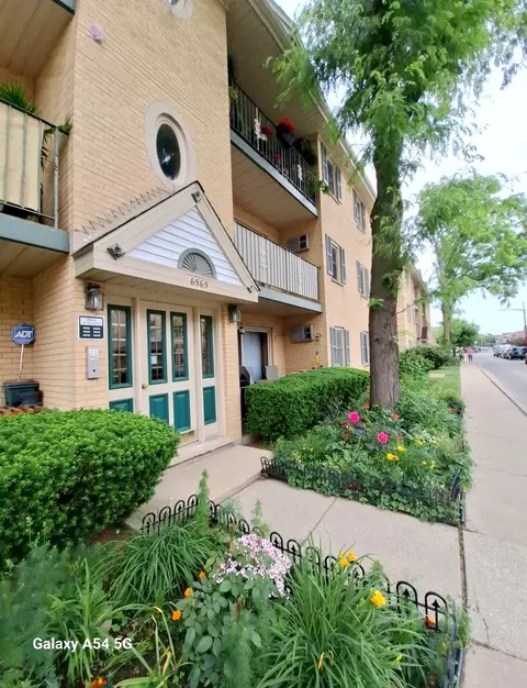 6565 W Belmont Ave #202, Chicago, IL 60634