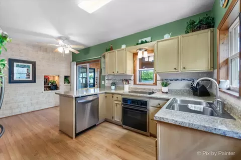 806 S Riverside Dr, Mchenry, IL 60050 photo 11