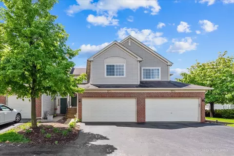 325 Thornwood Way #D, South Elgin, IL 60177