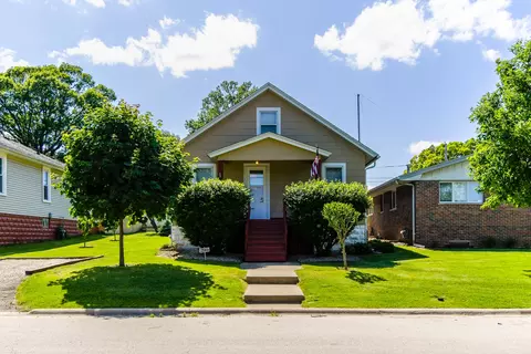 1823 Hickory St, Crest Hill, IL 60403