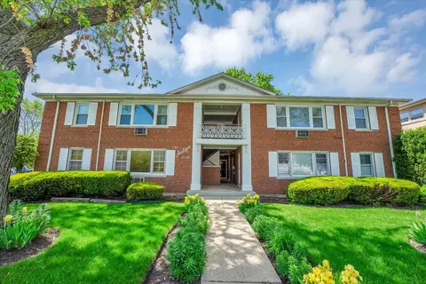 2050 Parkside Dr #2B, Park Ridge, IL 60068