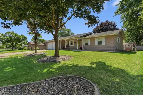 1014 Oakcrest Dr, Rantoul, IL 61866