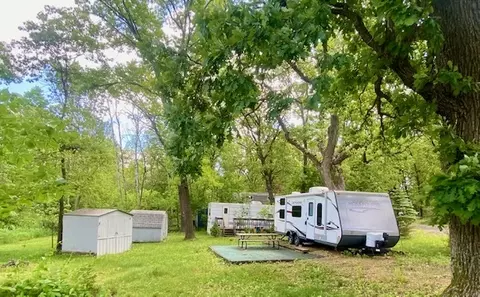 27152 Woodhaven, Sublette, IL 61367