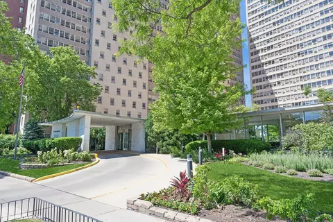 3950 N Lake Shore Dr #2101, Chicago, IL 60613