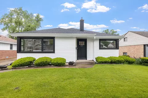 824 N Fernandez Ave, Arlington Heights, IL 60004