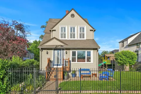 907 N 18th Ave, Melrose Park, IL 60160