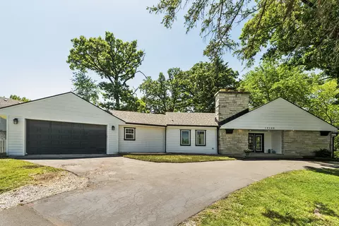 19200 Dixie Hwy, Flossmoor, IL 60422
