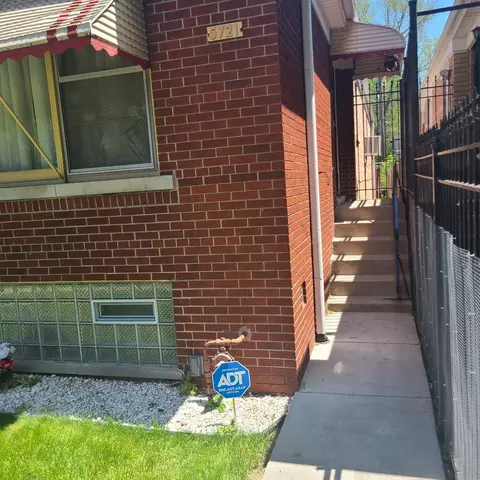 5721 S Loomis Blvd, Chicago, IL 60636