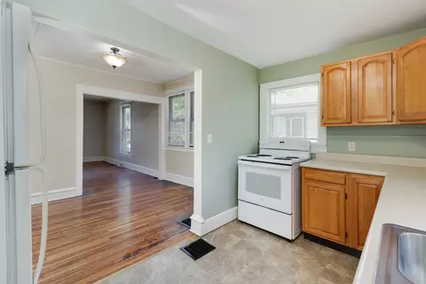 706 E Monroe St, Bloomington, IL 61701 photo 13