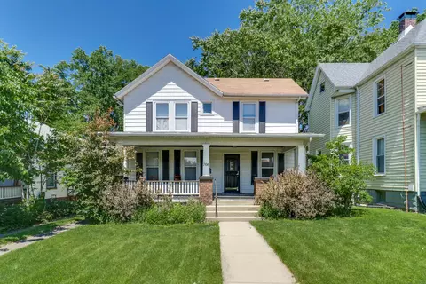 706 E Monroe St, Bloomington, IL 61701