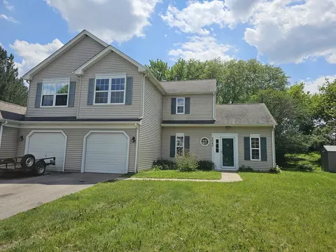 2545 Applewood Ln #2545, Woodstock, IL 60098