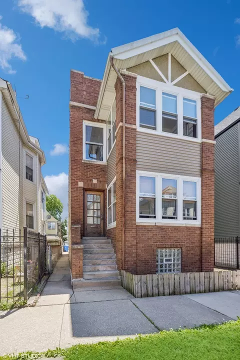 3051 N Avers Ave, Chicago, IL 60618